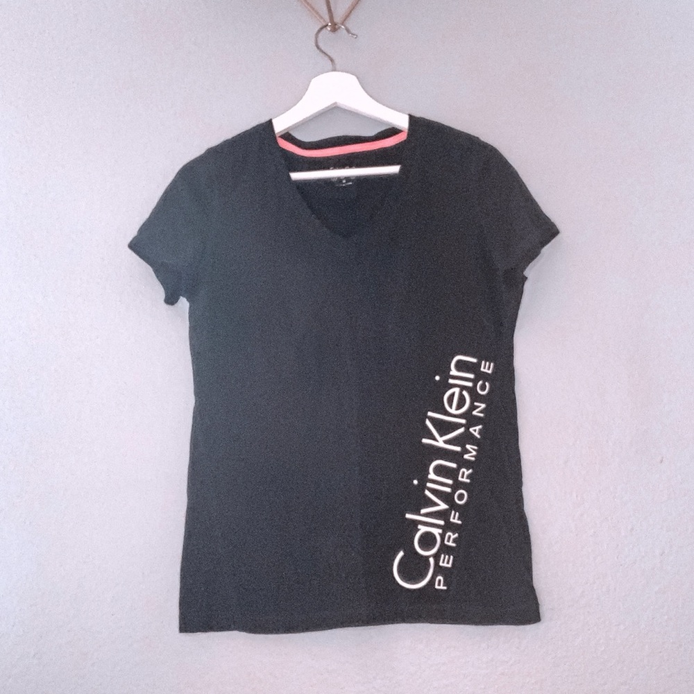Calvin Klein v neck black tee!
